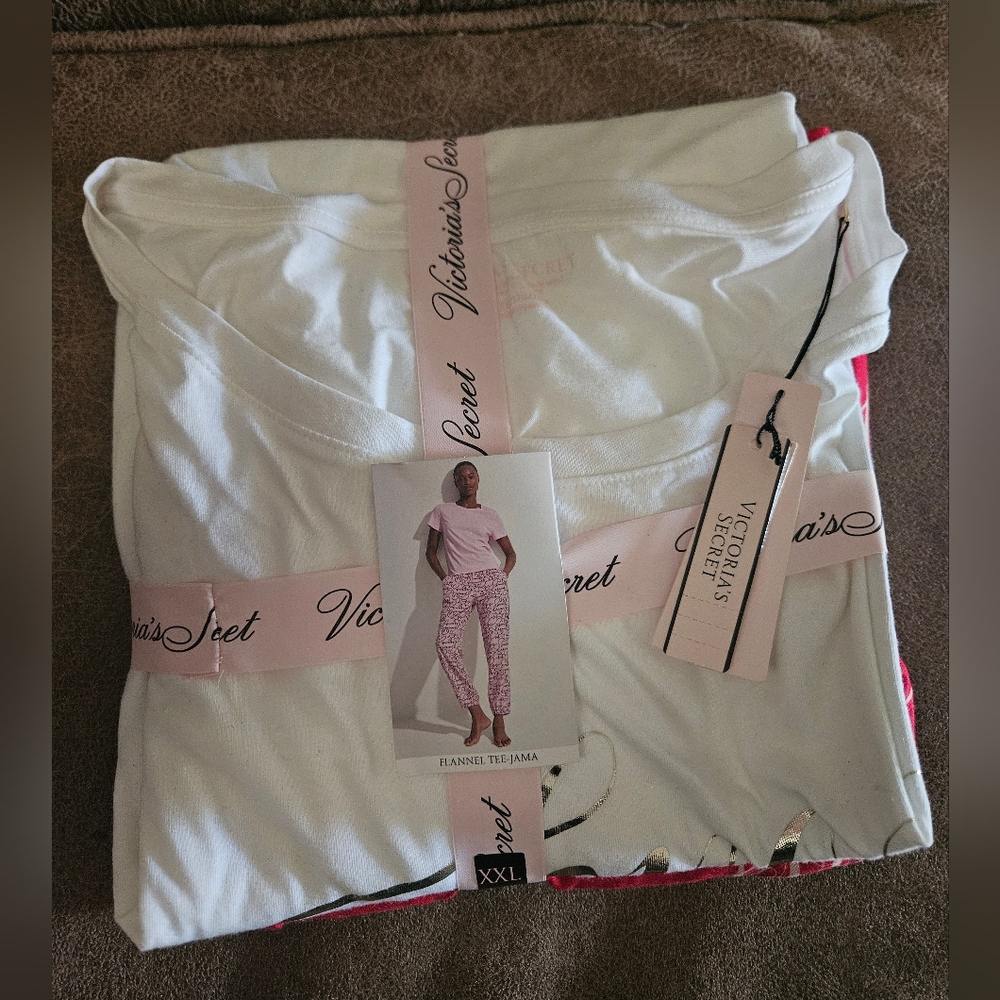 Victoria Secret Pajama Set
